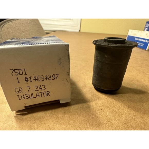 NOS 1984-96 Corvette C4 Stabilizer Bar Insulator Bushing GM 14084097 - Picture 4 of 9
